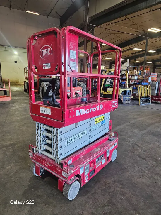 2018 MEC MICRO 19 Scissor Lift