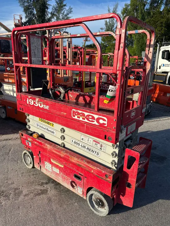 2017 MEC 1930SE Scissor Lift