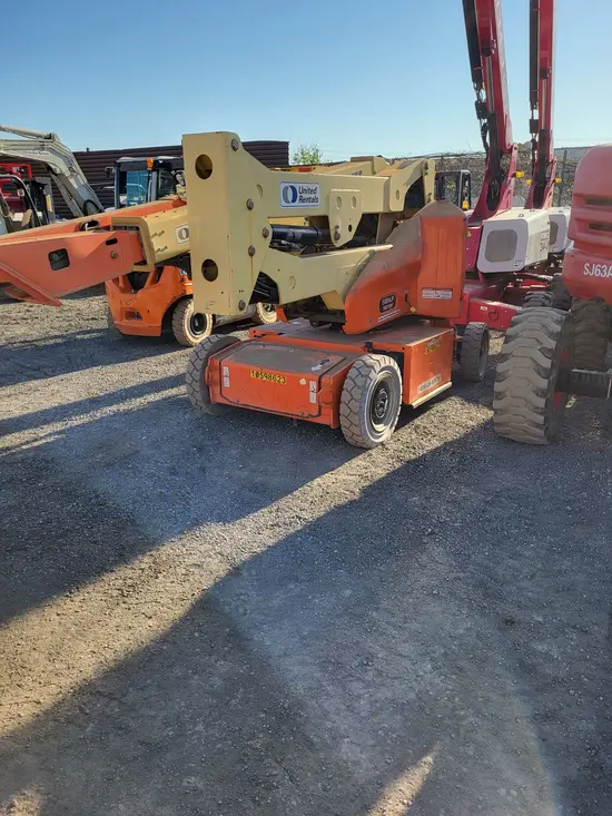 2017 JLG E400AJPN Articulating Boom Lift