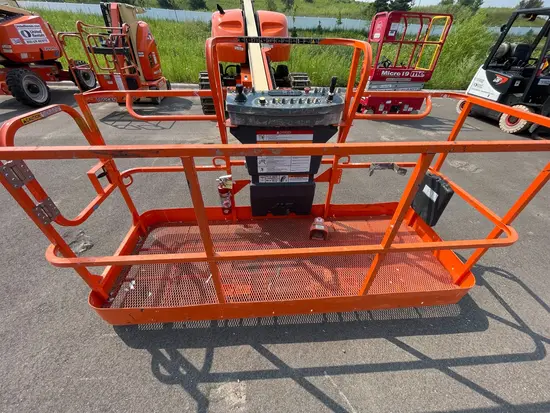 2013 JLG 400S Boom Lift