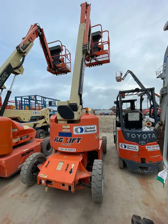 2015 JLG E450AJ Articulating Boom Lift