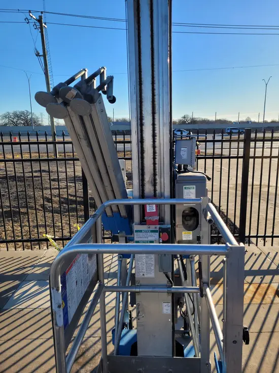 2018 Genie AWP-40SDC Pusharound Lift