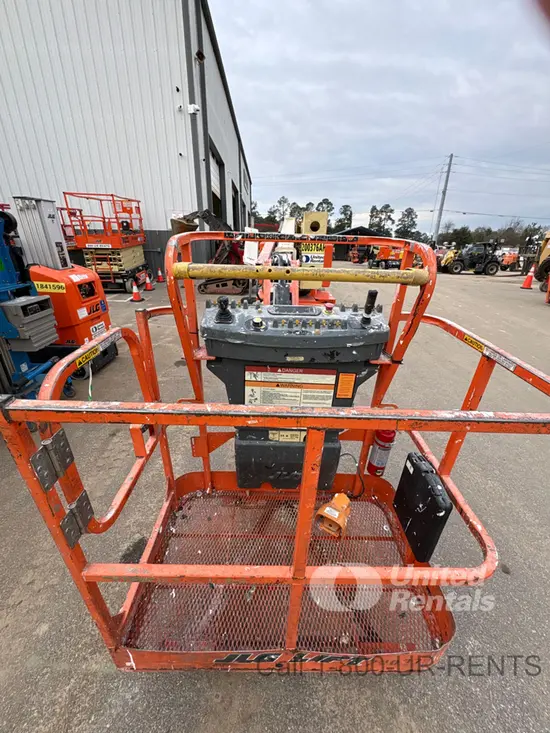 2018 JLG E400AJPN Articulating Boom Lift