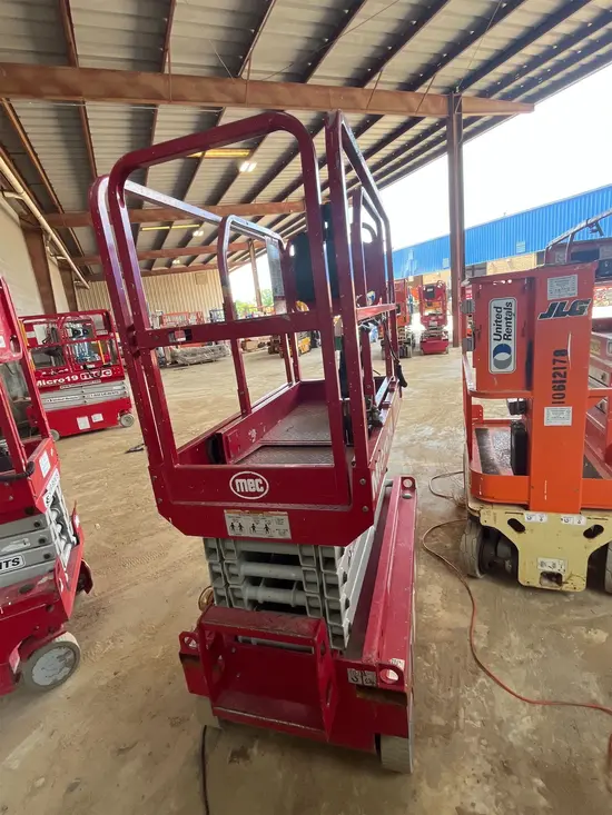 2018 MEC MICRO 19 Scissor Lift