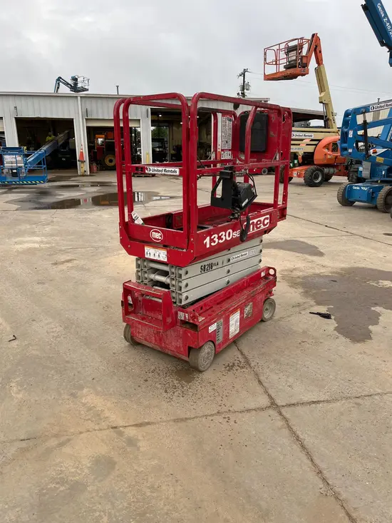 2018 MEC 1330SE Scissor Lift