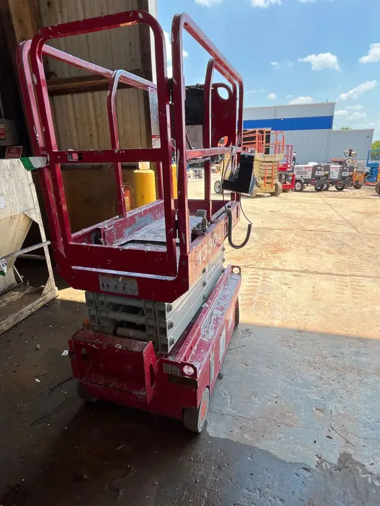 2017 MEC 1330SE Scissor Lift