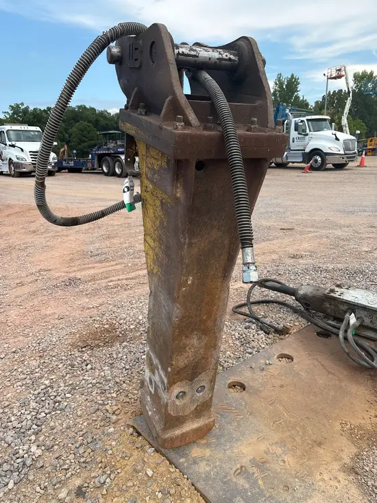 2011 Atlas Copco MB750 Attachment