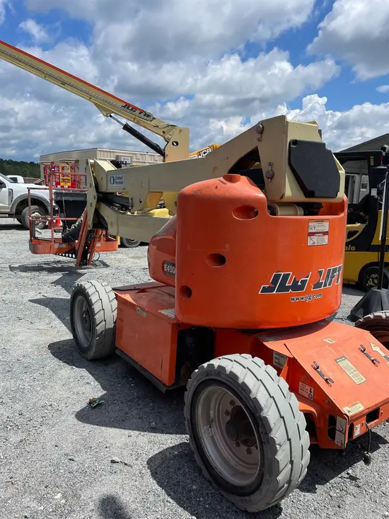 2016 JLG E450AJ Articulating Boom Lift