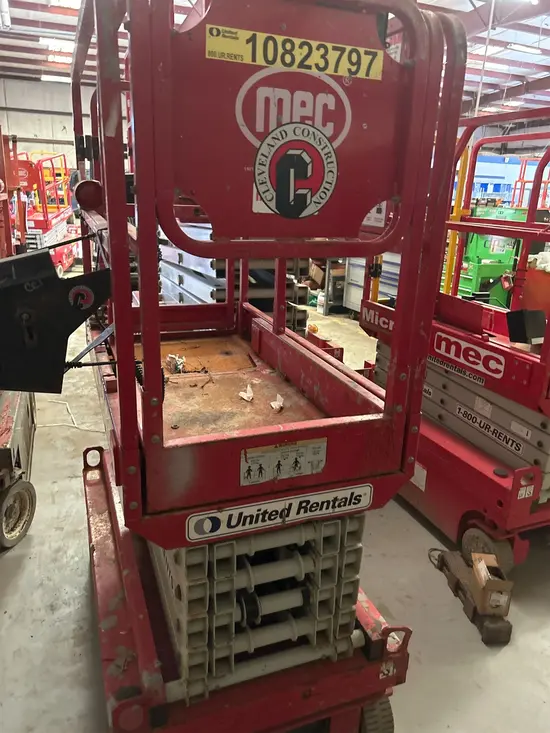 2018 MEC MICRO 19 Scissor Lift