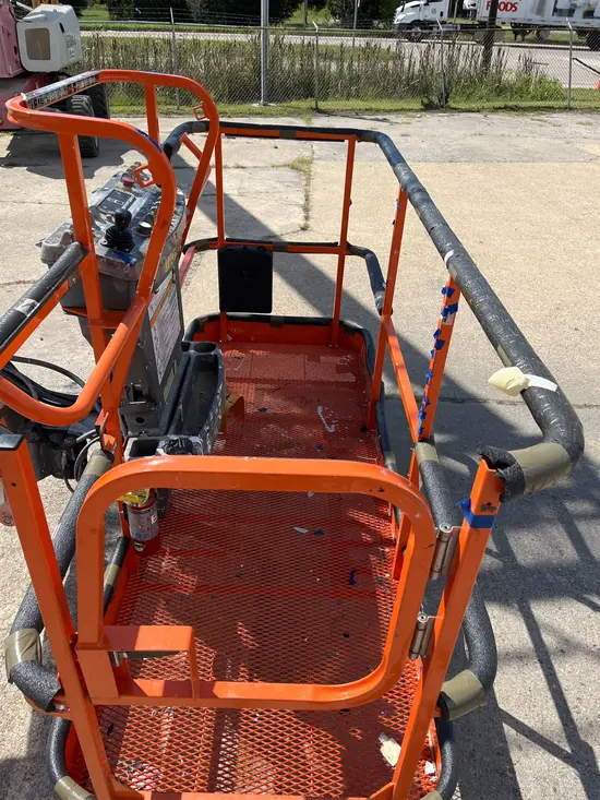 2017 JLG 800AJ Articulating Boom Lift