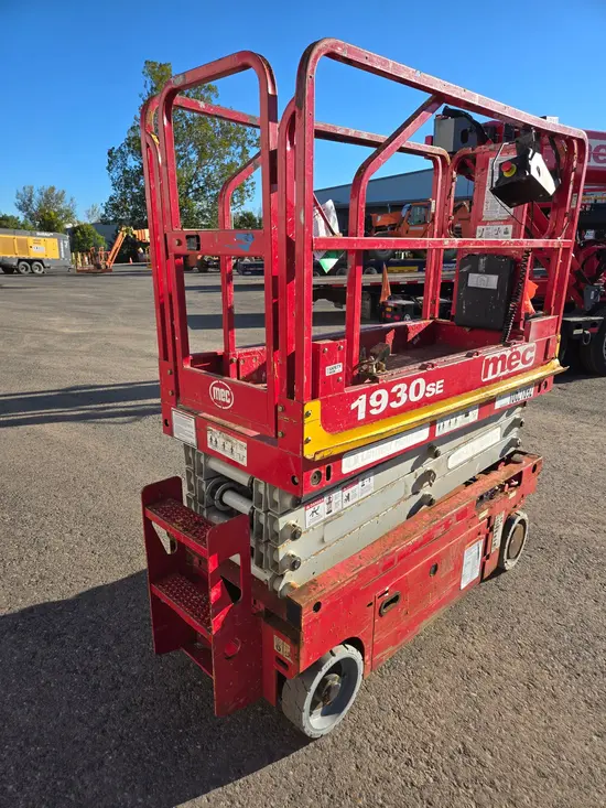 2017 MEC 1930SE Scissor Lift