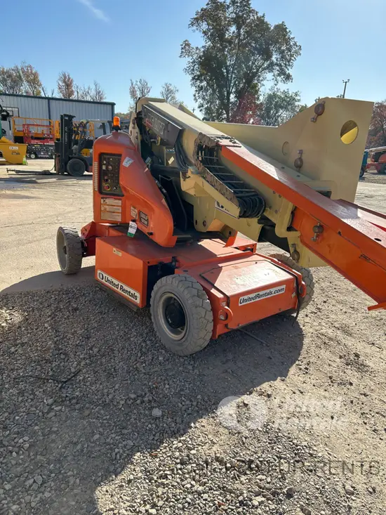 2017 JLG E400AJPN Articulating Boom Lift