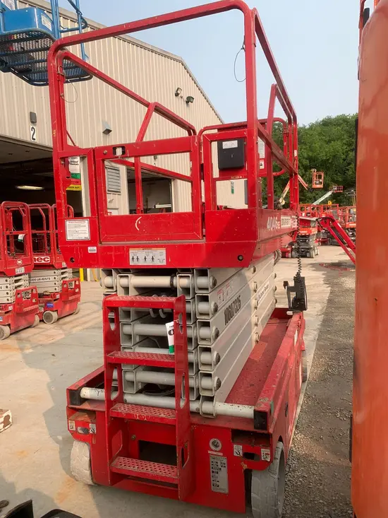 2017 MEC 4046SE Scissor Lift