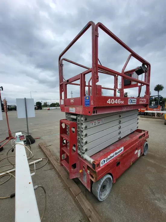 2017 MEC 4046SE Scissor Lift