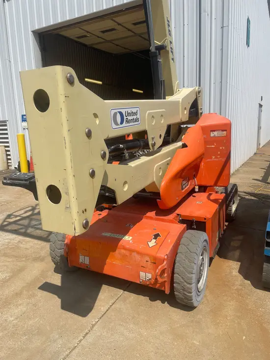 2017 JLG E400AJPN Articulating Boom Lift