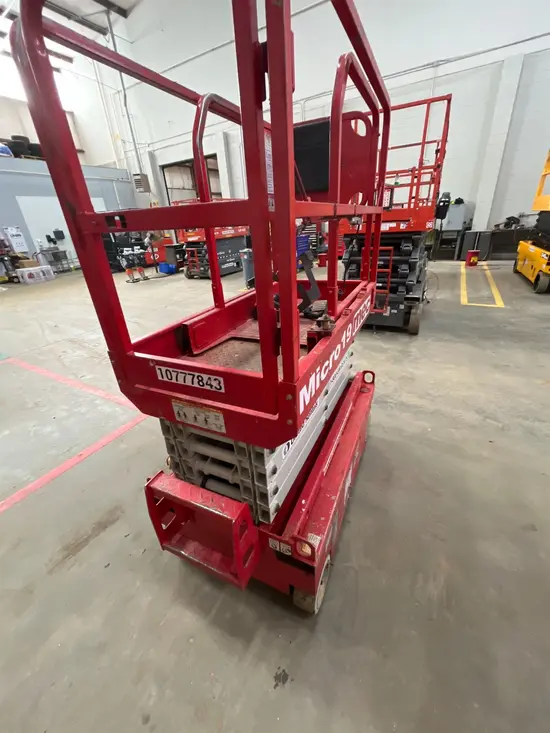 2018 MEC MICRO 19 Scissor Lift