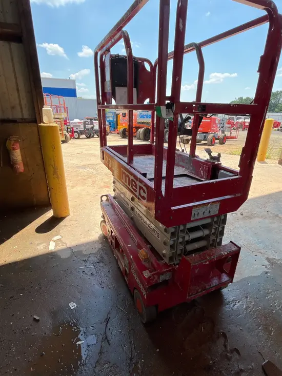 2017 MEC 1330SE Scissor Lift