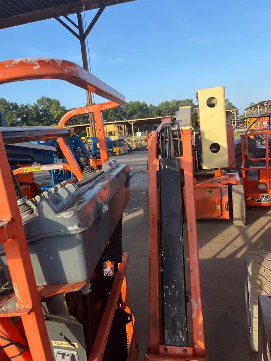2015 JLG E400AJPN Articulating Boom Lift