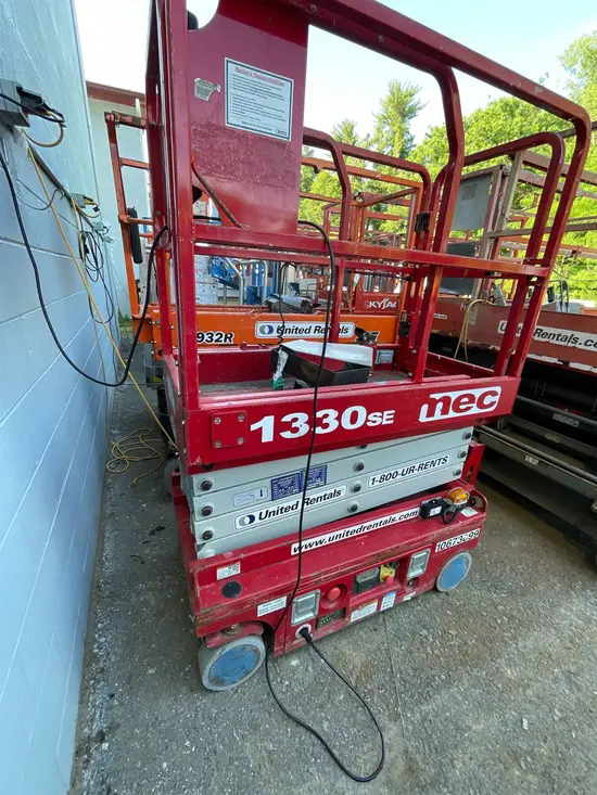 2017 MEC 1330SE Scissor Lift
