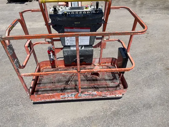 2017 JLG E450AJ Articulating Boom Lift