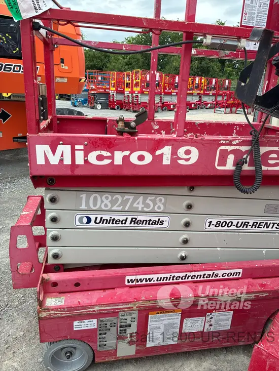 2018 MEC MICRO 19 Scissor Lift