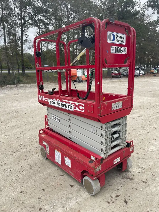 2017 MEC MICRO 19 Scissor Lift