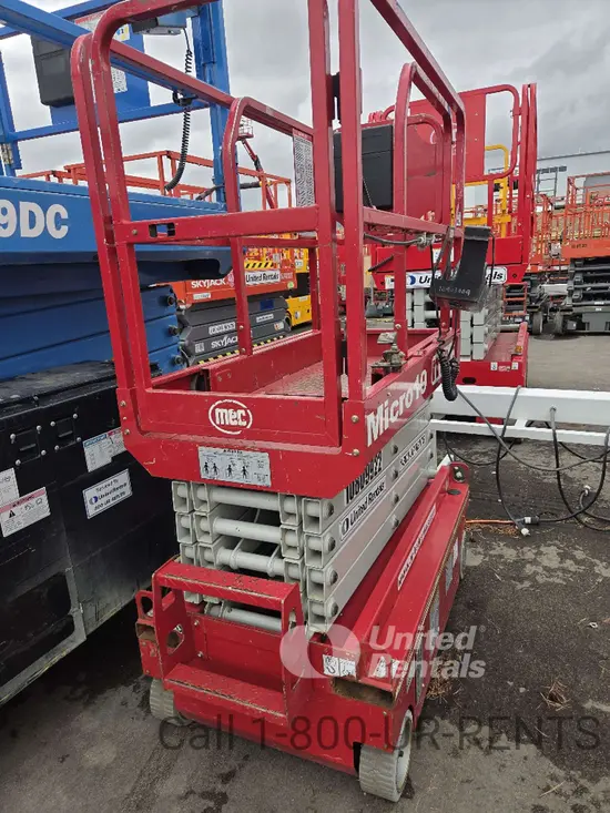 2018 MEC MICRO 19 Scissor Lift