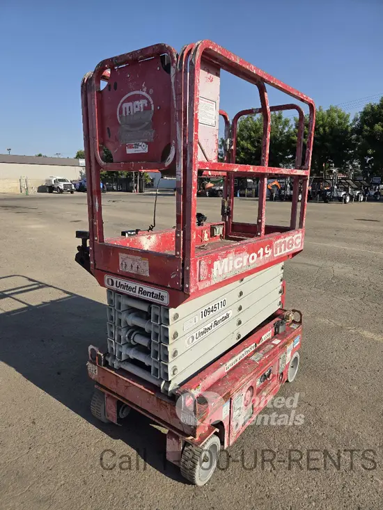 2019 MEC MICRO 19 Scissor Lift