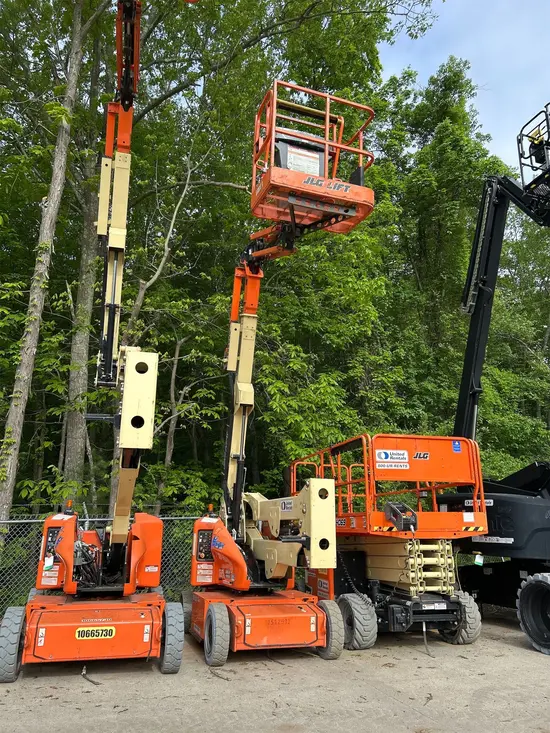 2017 JLG E400AJPN Articulating Boom Lift