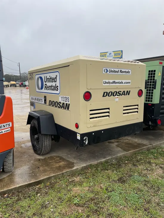 2021 Doosan P425/HP375WCUT4 Air Compressor