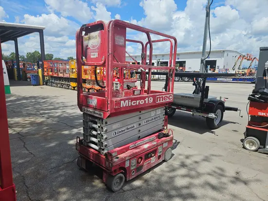 2018 MEC MICRO 19 Scissor Lift