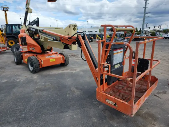2016 JLG E450AJ Articulating Boom Lift