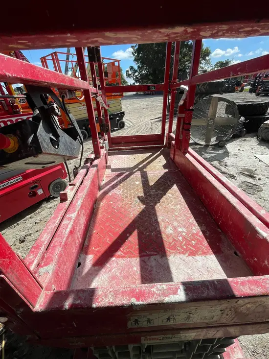 2019 MEC MICRO 19 Scissor Lift