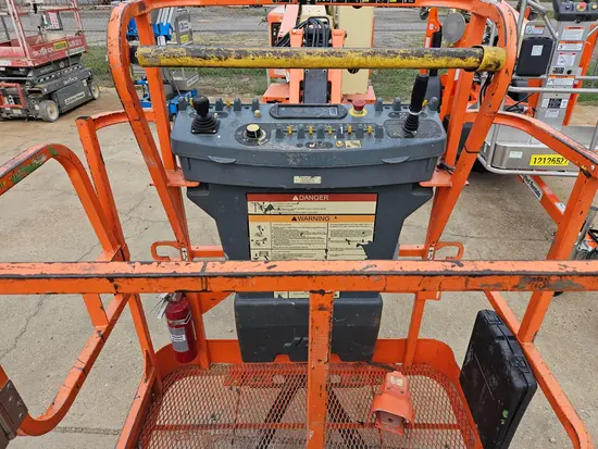 2017 JLG E400AJPN Articulating Boom Lift