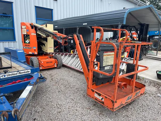 2016 JLG E300AJP Articulating Boom Lift