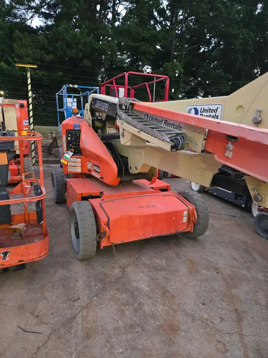 2017 JLG E450AJ Articulating Boom Lift