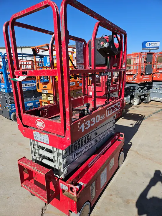 2017 MEC 1330SE Scissor Lift