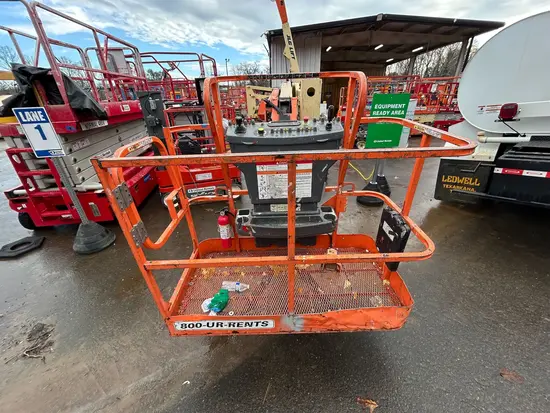 2016 JLG E450AJ Articulating Boom Lift