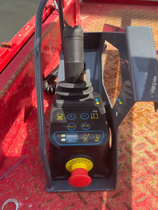 2018 MEC MICRO 19 Scissor Lift