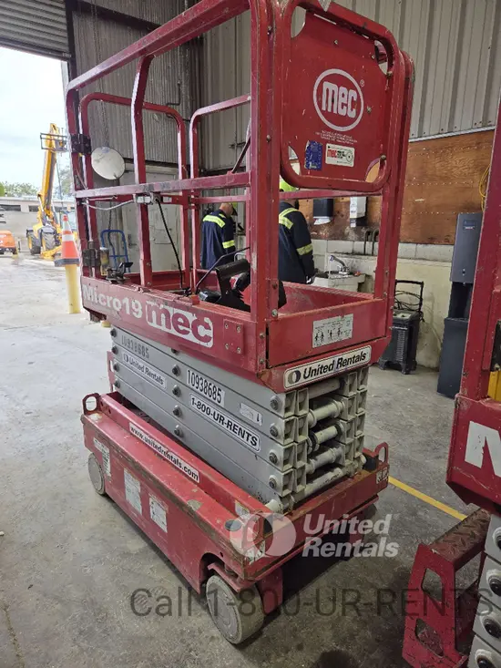2019 MEC MICRO 19 Scissor Lift