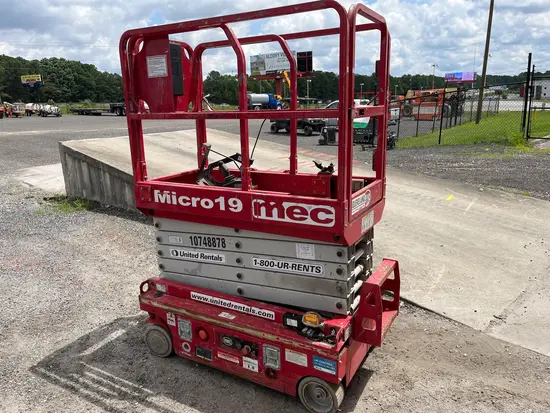 2018 MEC MICRO 19 Scissor Lift