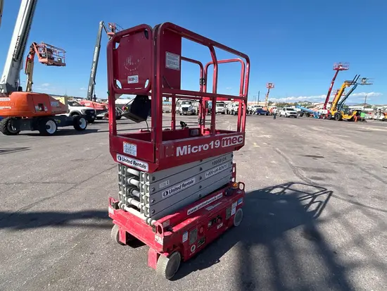 2019 MEC MICRO 19 Scissor Lift