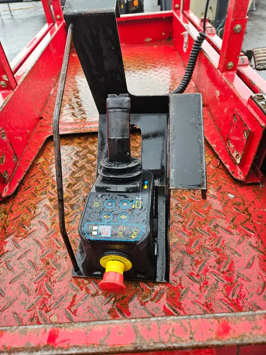 2018 MEC MICRO 19 Scissor Lift