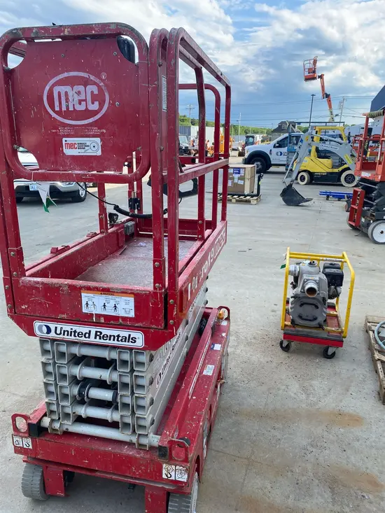 2018 MEC MICRO 19 Scissor Lift
