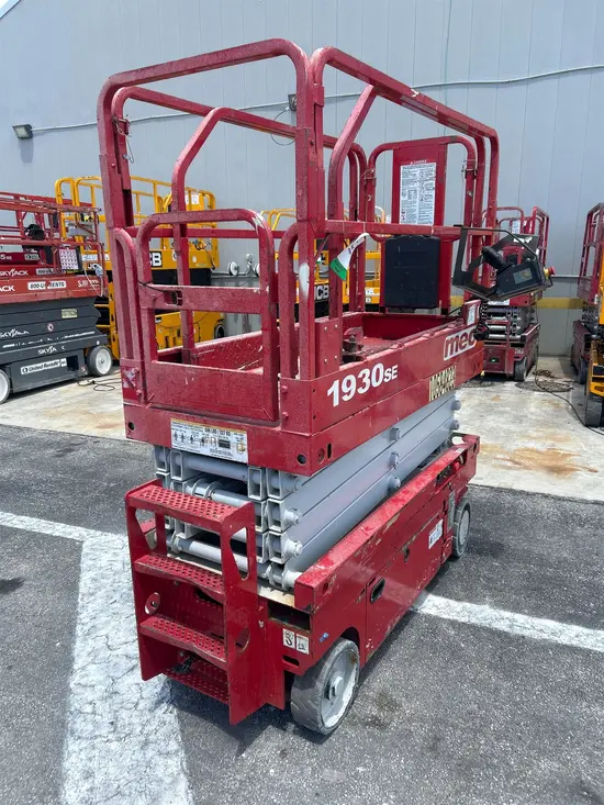 2017 MEC 1930SE Scissor Lift