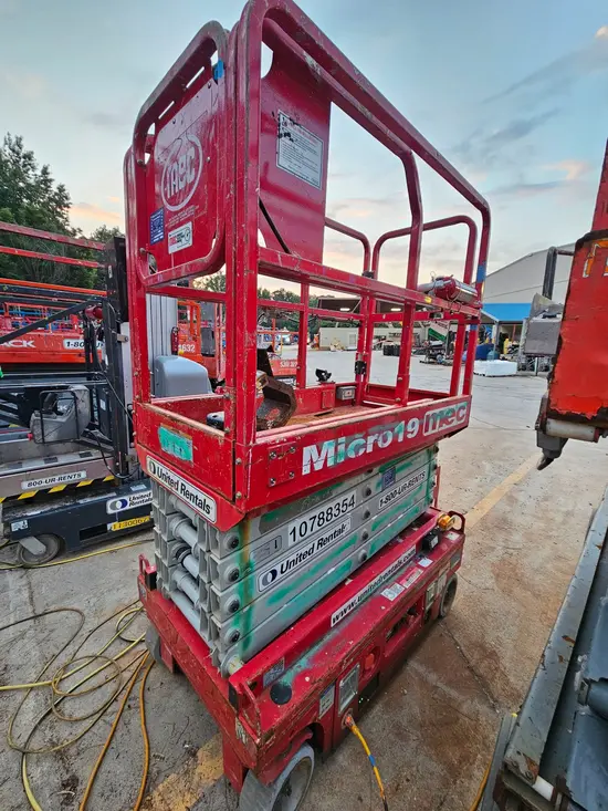 2018 MEC MICRO 19 Scissor Lift