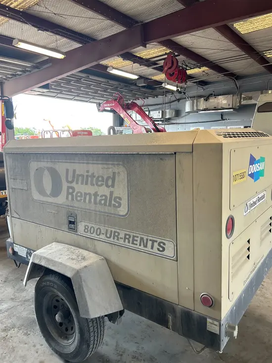 2018 Doosan P425/HP375WCUT4 Air Compressor