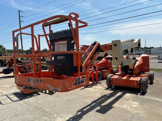 2017 JLG E450AJ Articulating Boom Lift