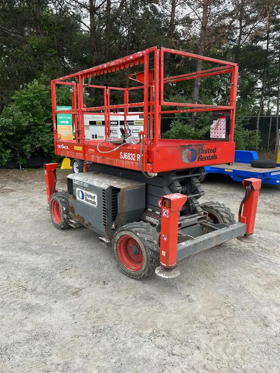 2017 Skyjack SJ6832RT Rough Terrain Scissor Lift