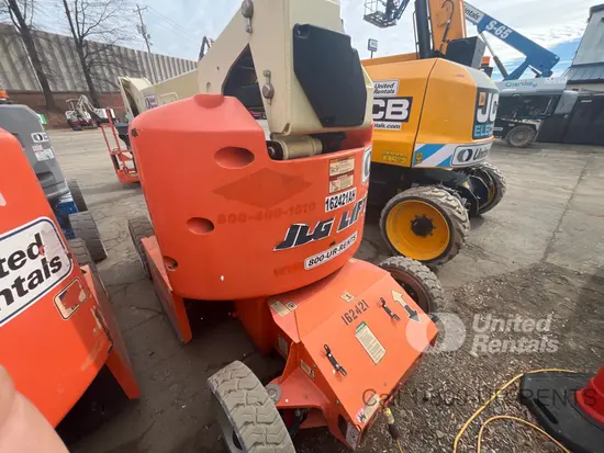 2016 JLG E400AJPN Articulating Boom Lift